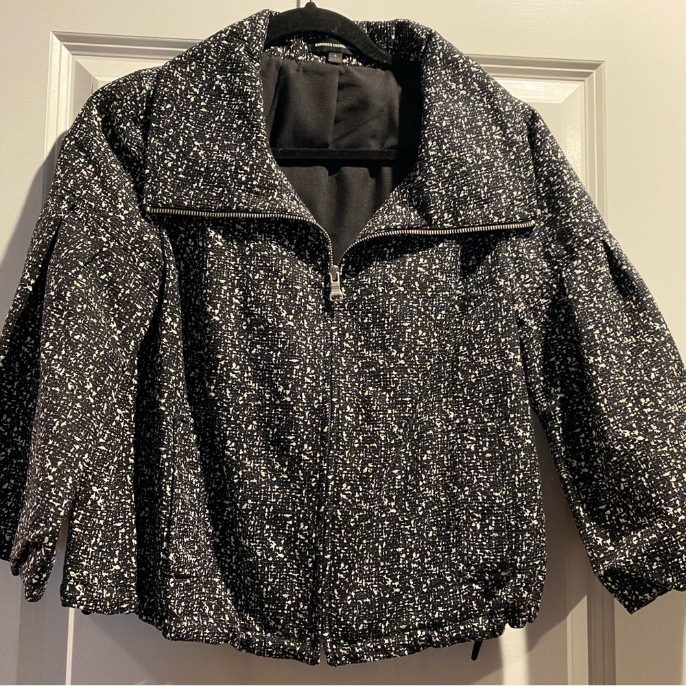 Express Design Studio Women’s Short Jacket size 4 short blazer